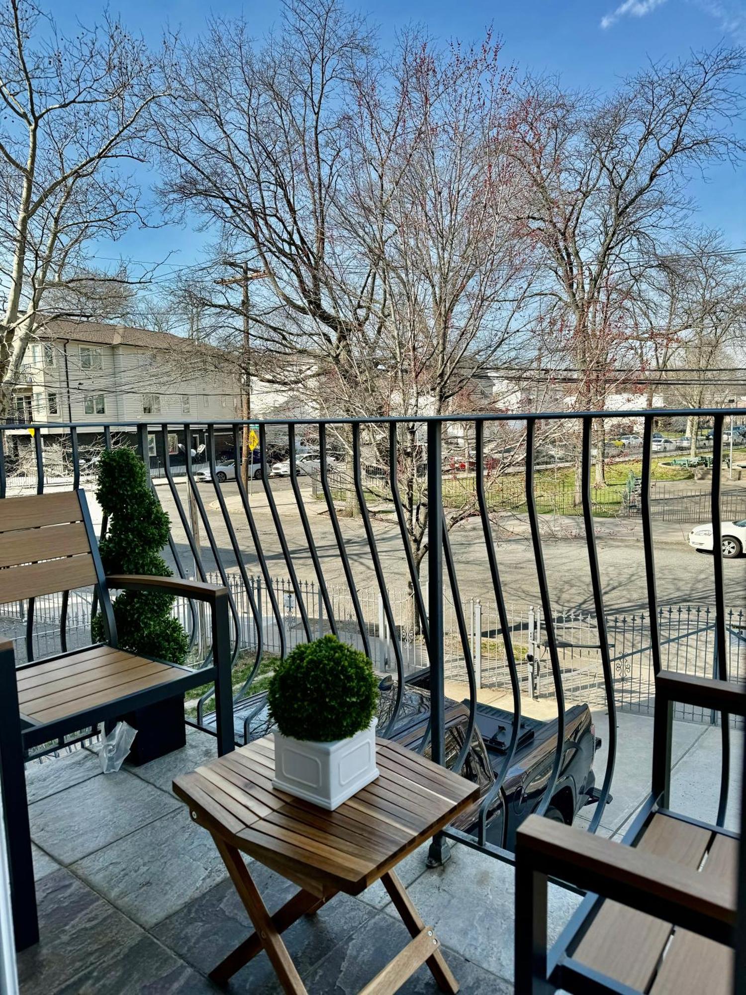 Stylish Evergreen Apartment By Newark Airport Buitenkant foto