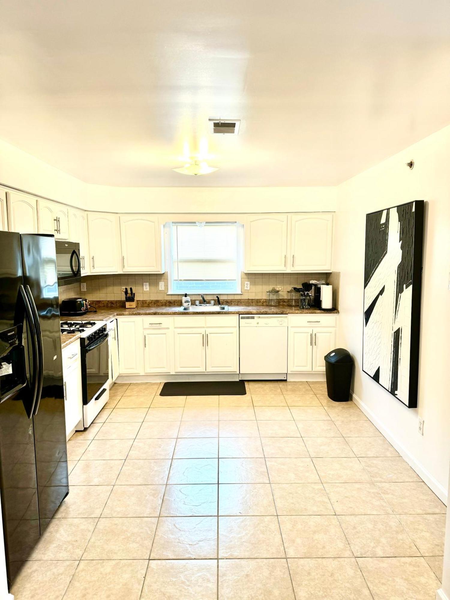 Stylish Evergreen Apartment By Newark Airport Buitenkant foto