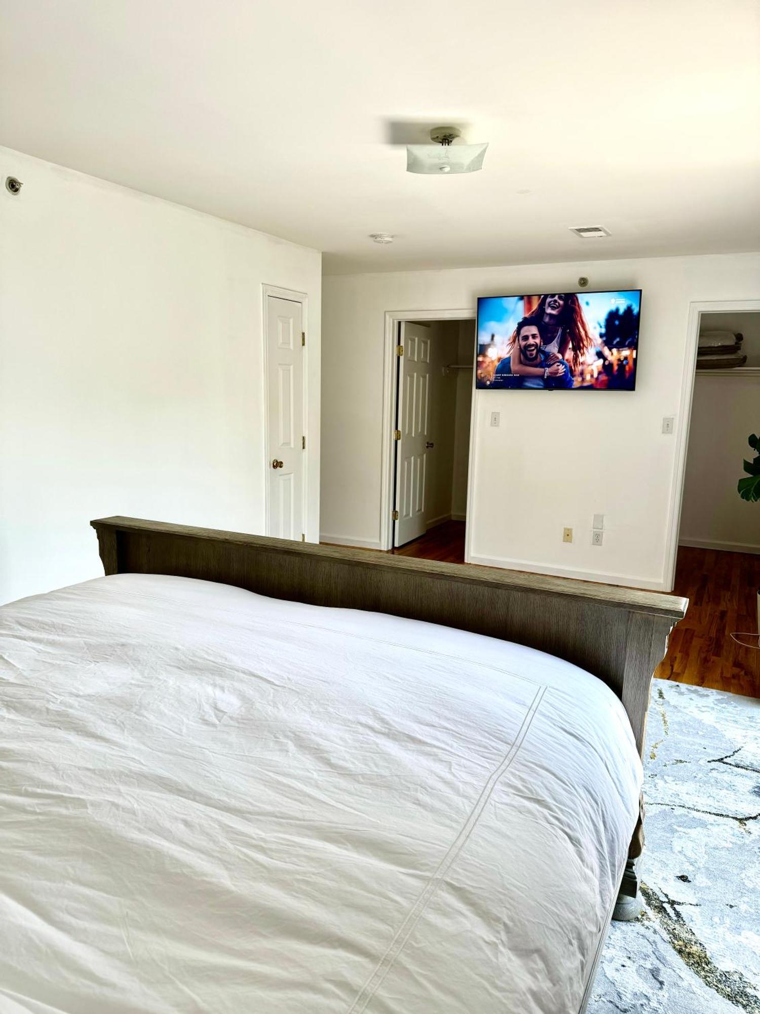 Stylish Evergreen Apartment By Newark Airport Buitenkant foto